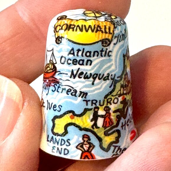 Collectible Ceramic Thimble - Picture 1 of 6